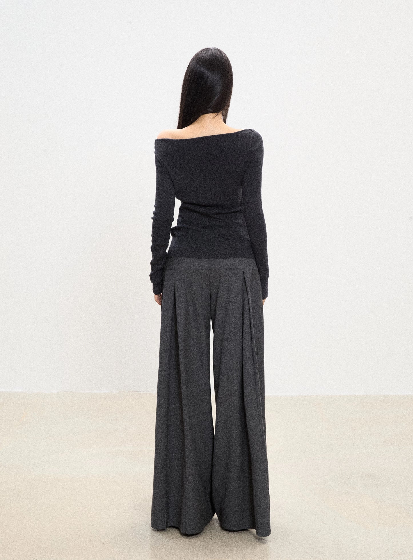 Elara Off-Shoulder Slim Knit Top