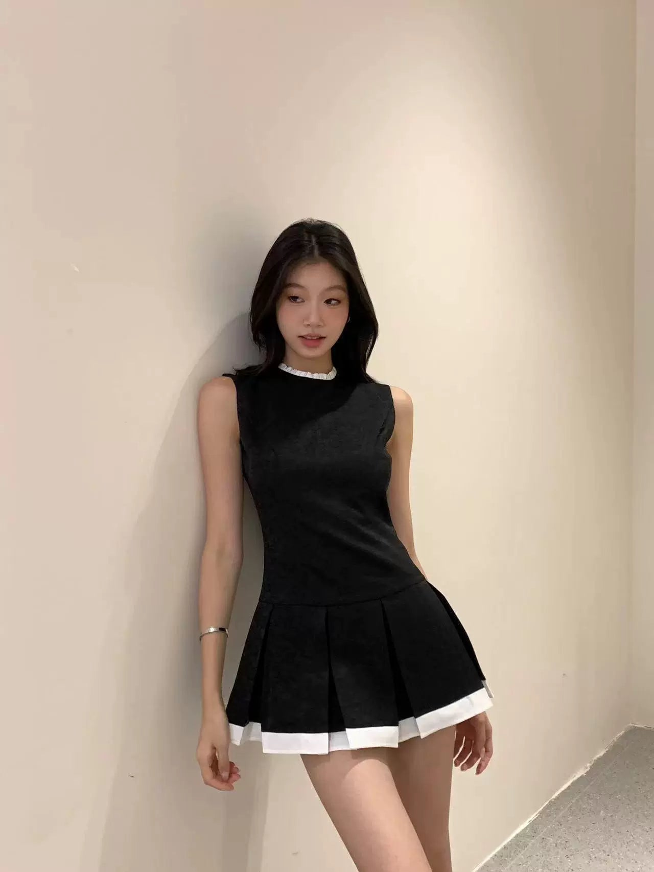 Clara Contrast-Trim Pleated Dress