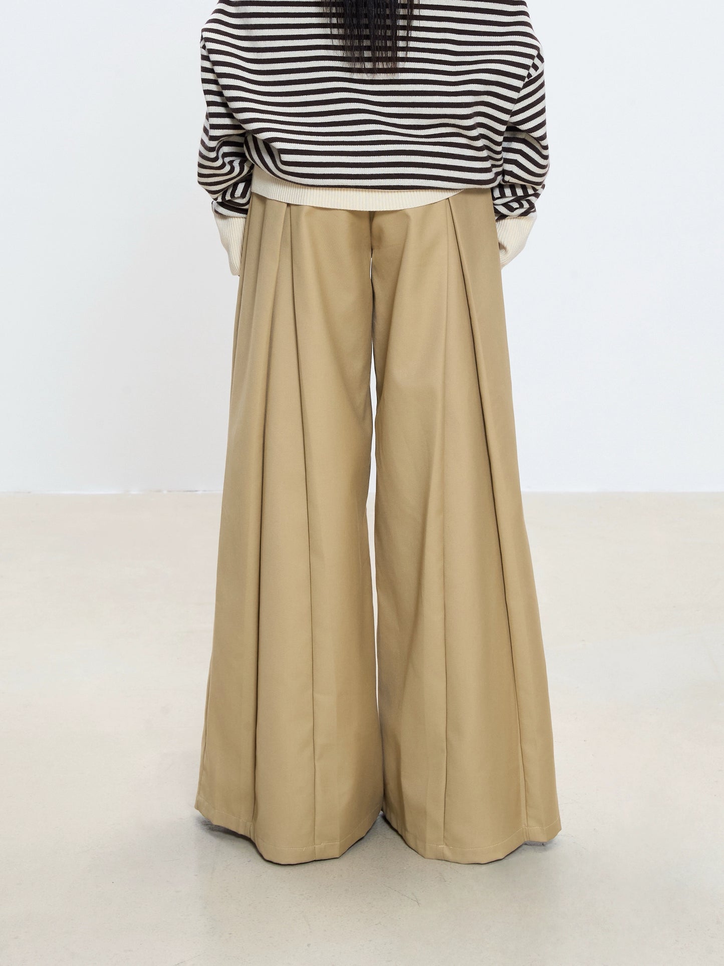 Cleo High-Waist Pleated Pants