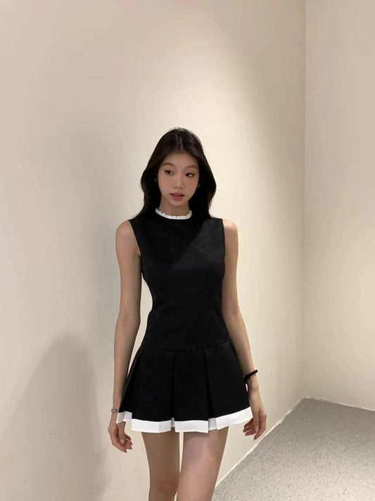 Clara Contrast-Trim Pleated Dress