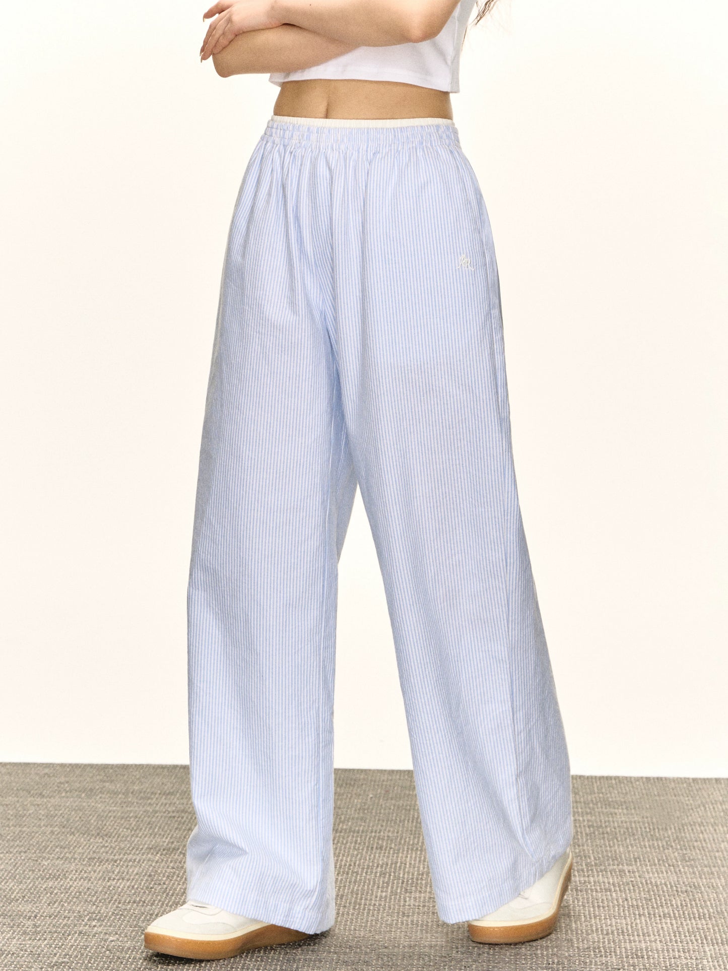 Anahi Low Rise Wide Leg Pants